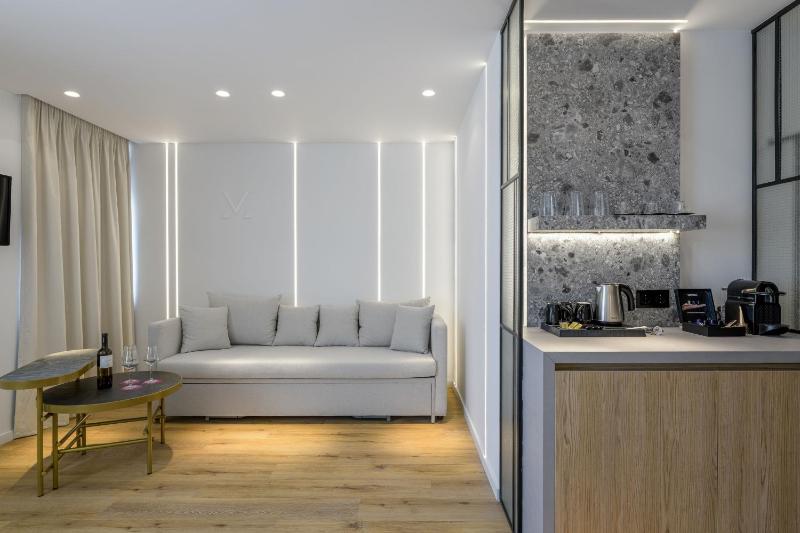 Queen Suite image 2