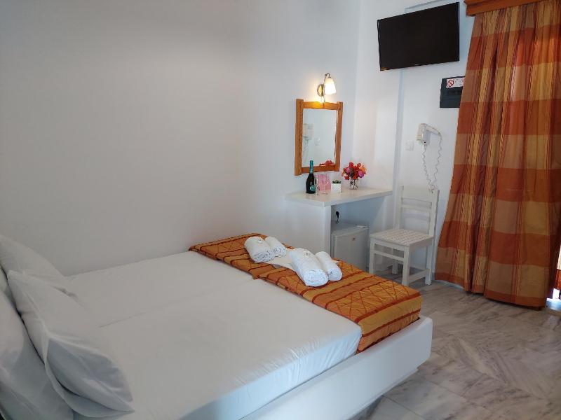 Standard Double Room image 2