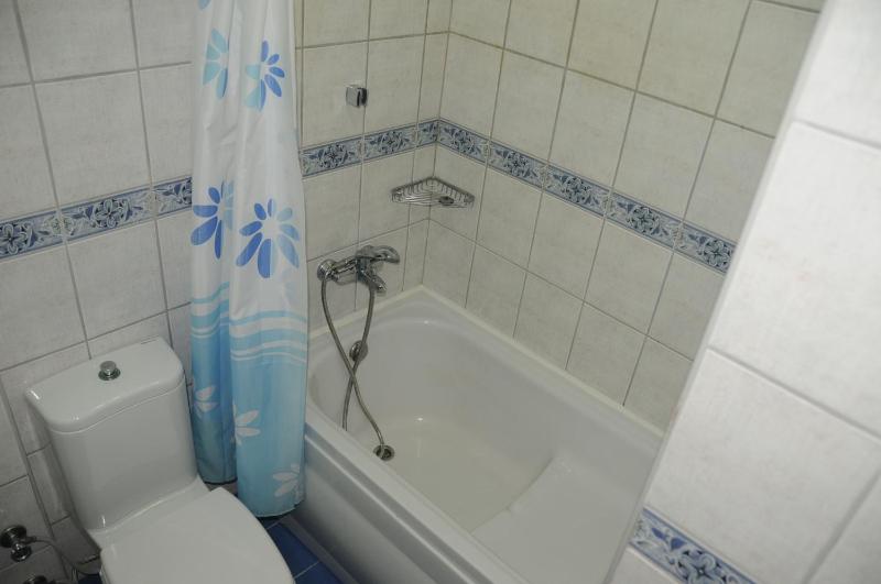 Standard Triple Room image 4