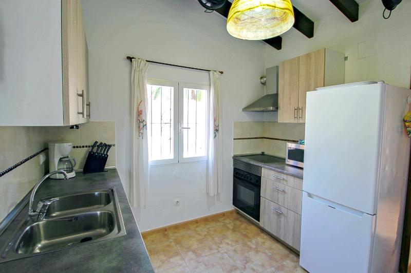 Cometa-86 - villa with private pool close to the beach in Calpe - image 6