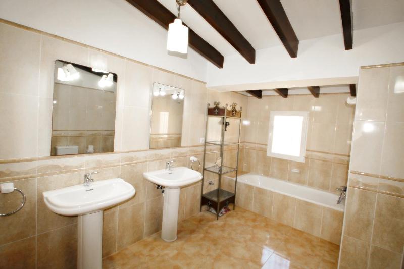 Cometa-86 - villa with private pool close to the beach in Calpe - image 11