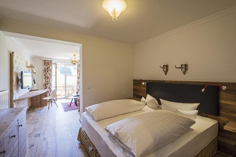 Superior Double or Twin Room image 3