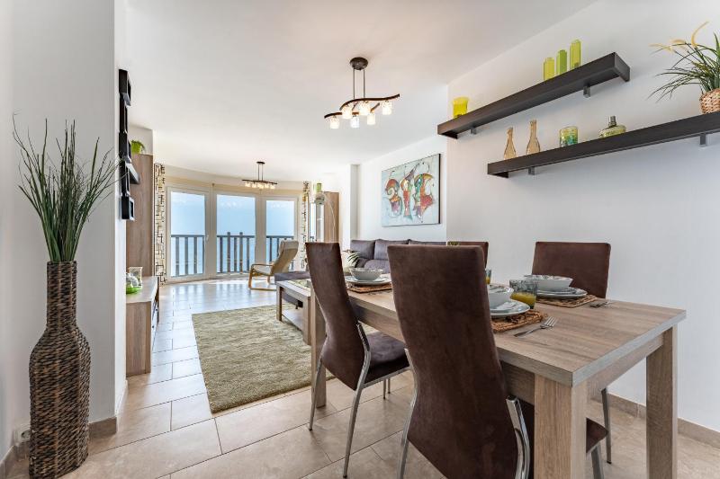 Spectacular Sea views parking and pool - image 16