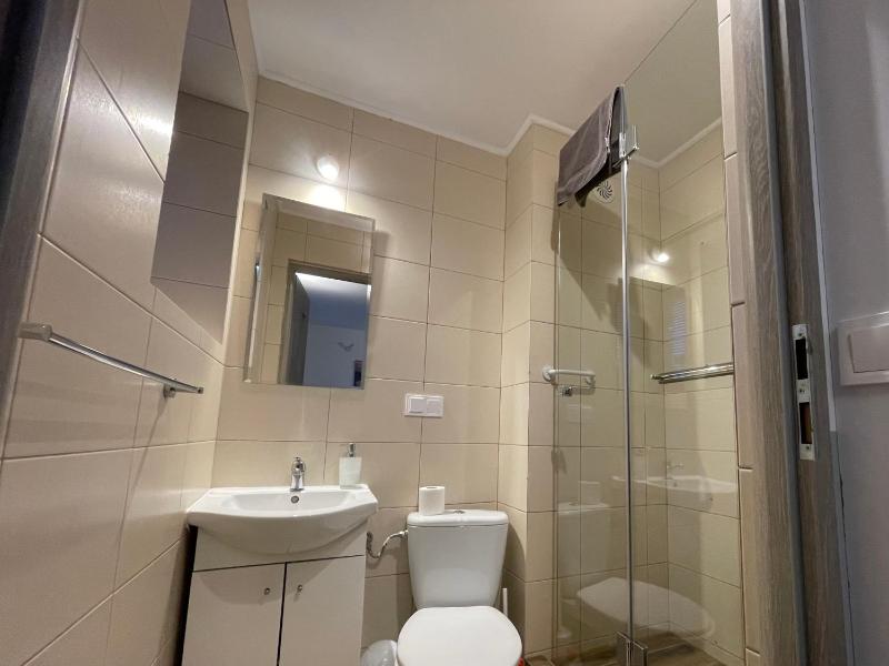 Deluxe Double Room with Shower image 4