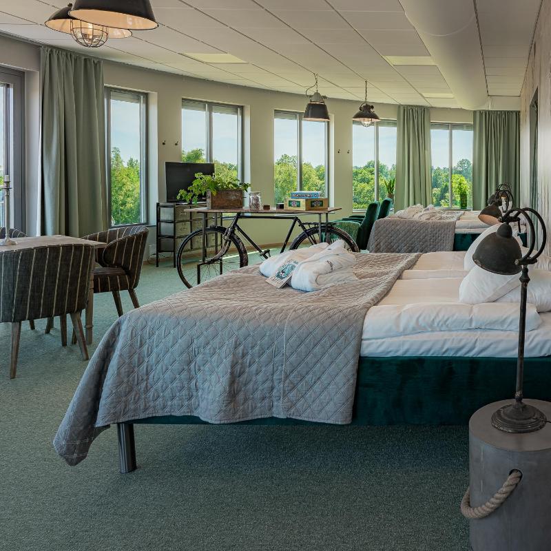 Superior Quadruple Room image 4