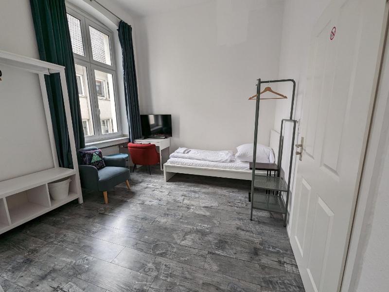 Triple Room with Shower image 2