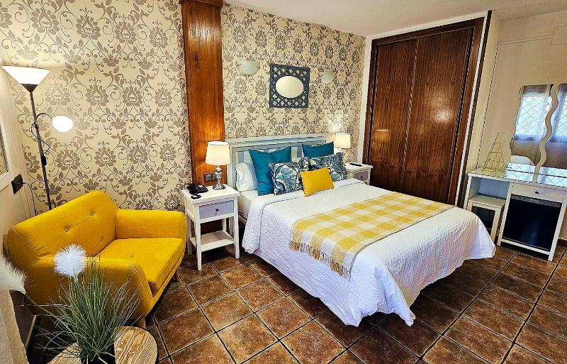 Double Room image 4