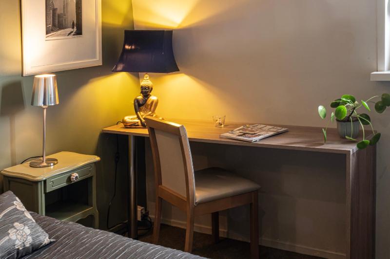 Double Room image 3