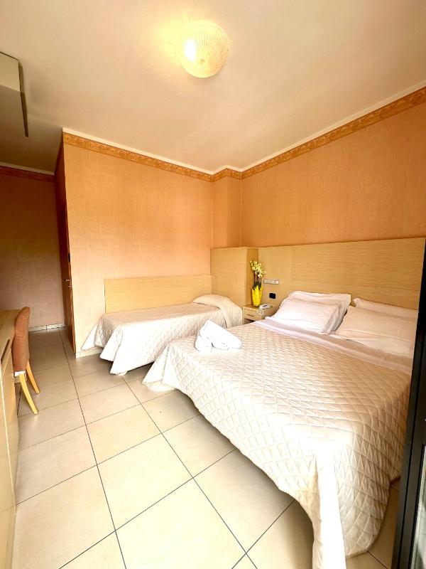 Triple Room image 3