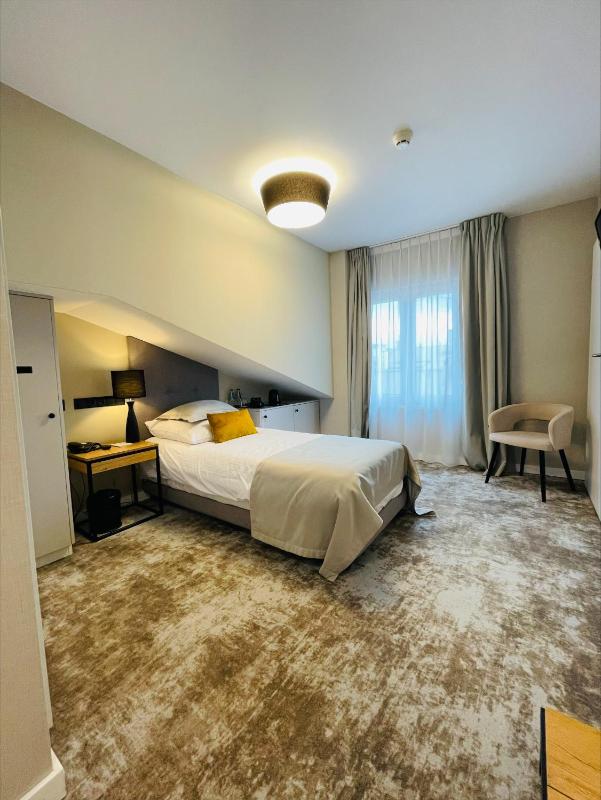 Standard Single Room image 3