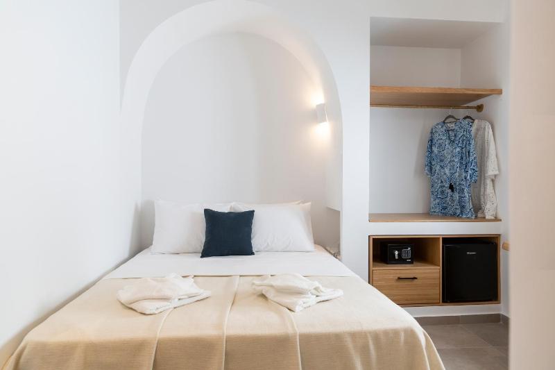 Double Room image 3
