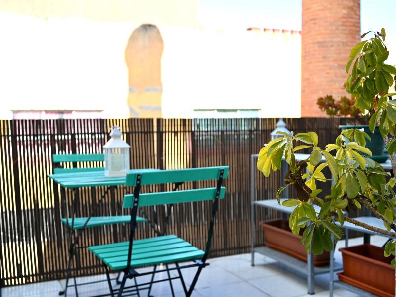 Double Room with Shared Bathroom image 4