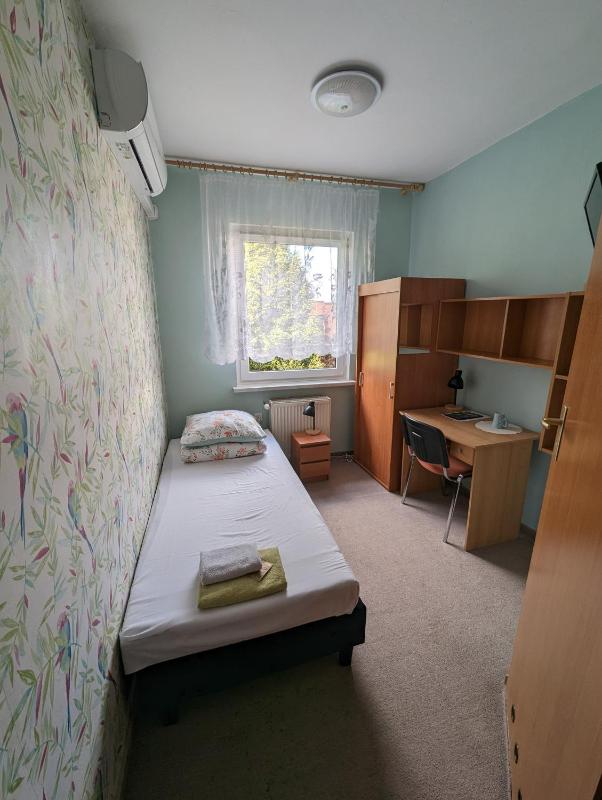 Single Room with Private Bathroom image 4