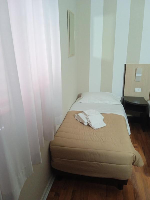 Budget Single Room image 1