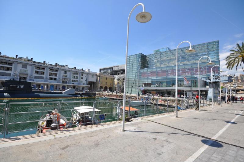 Apartment with Sea View image 3