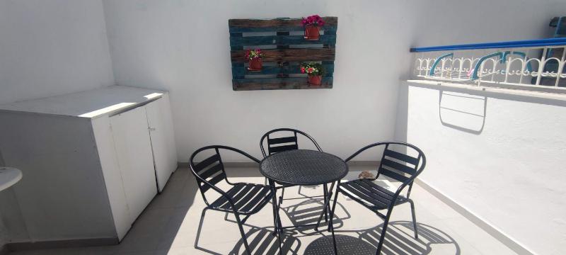 One-Bedroom Apartment image 3