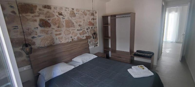 One-Bedroom Apartment image 2