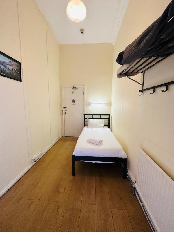 Single Room - Basic image 4