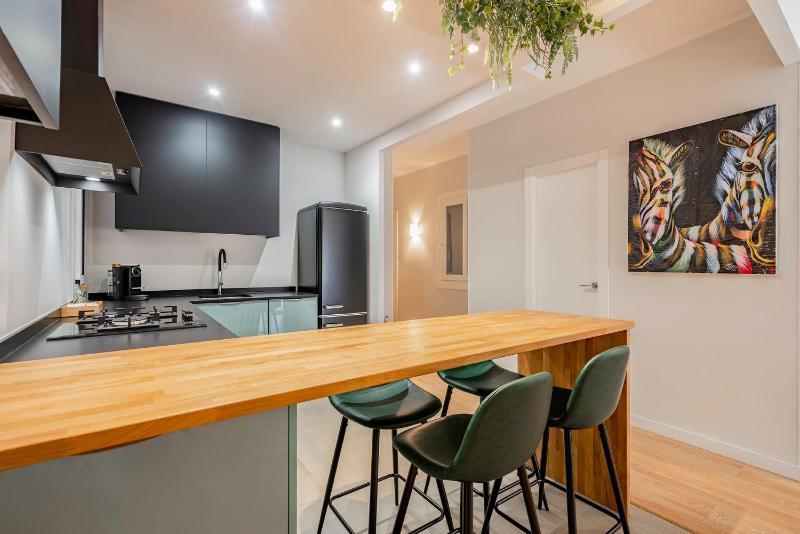 Three-Bedroom Apartment - Aribau 138 image 1