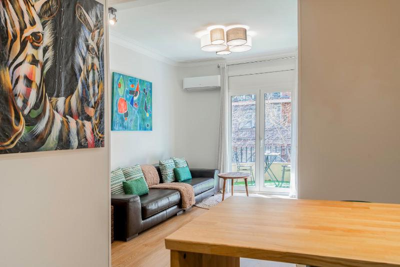 Three-Bedroom Apartment - Aribau 138 image 3