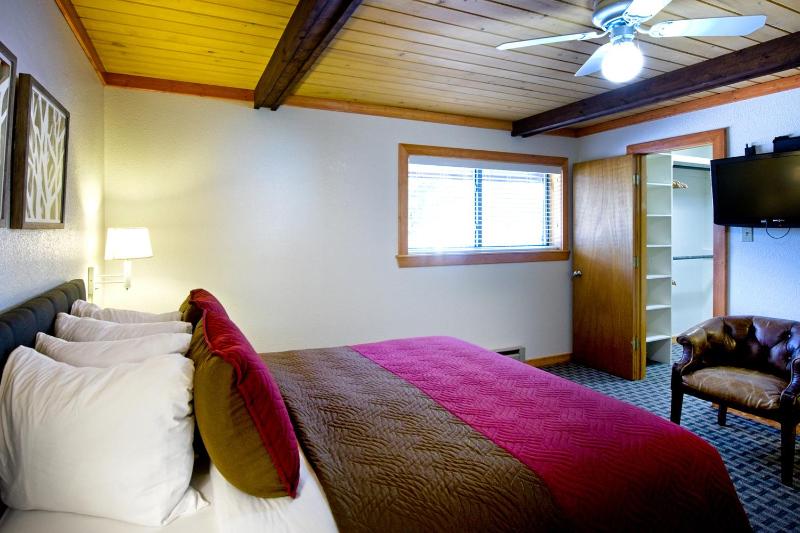Two-Bedroom Apartment image 4