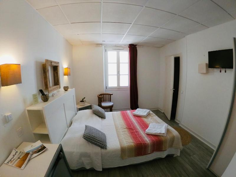 Le Petit Hôtel - image 11
