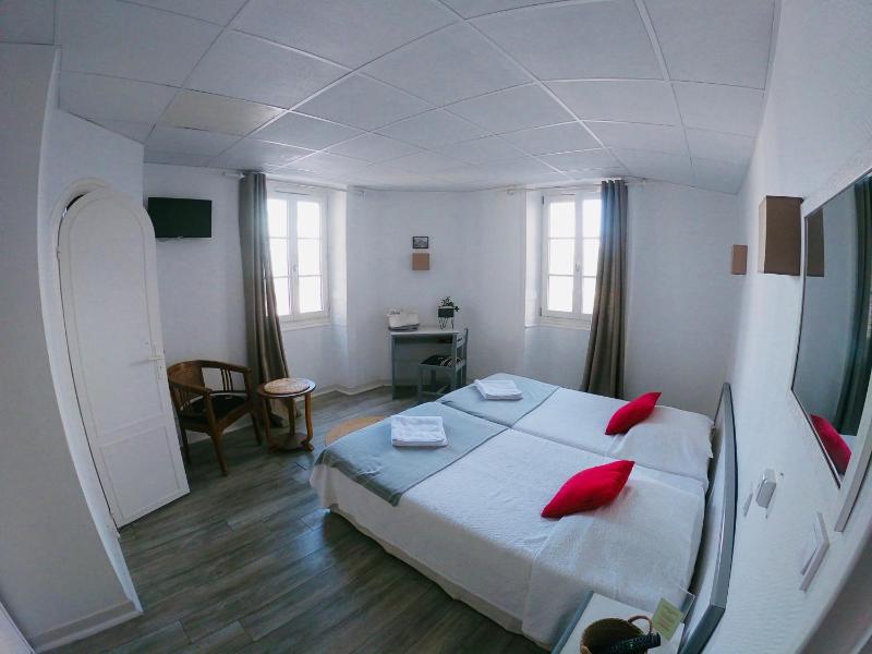 Le Petit Hôtel - image 14