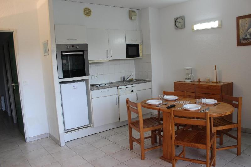 One-Bedroom Apartment with Pool View image 2