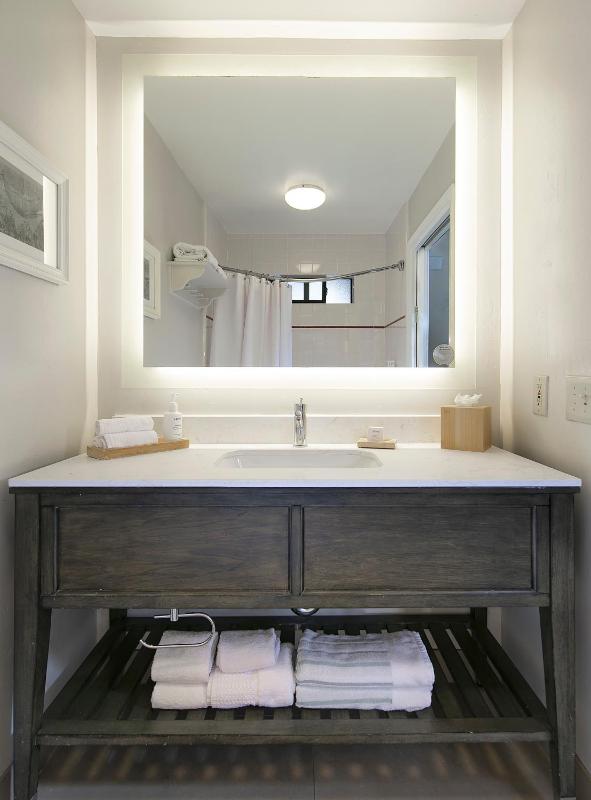 King Room with Oceanfront View image 1
