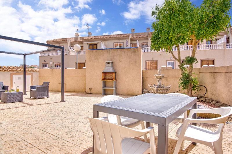 Luxury Apt 4 Guests, Pool open 365 days, Private Patio, Golf Images