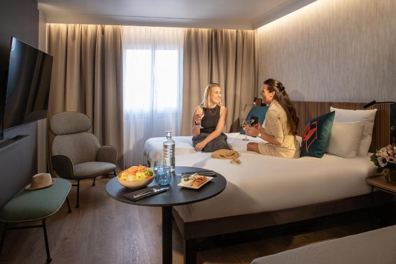 Superior Twin Room image 2