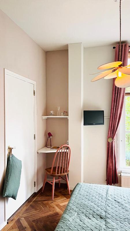 Double Room with Private Bathroom image 3