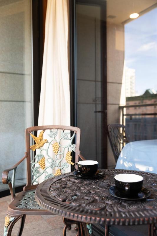 Double Room with Balcony image 3