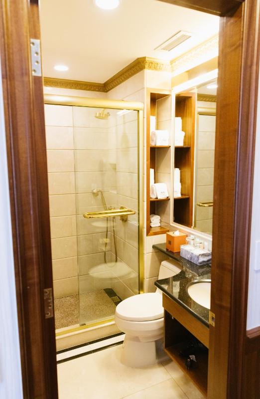 Suite with City View image 3