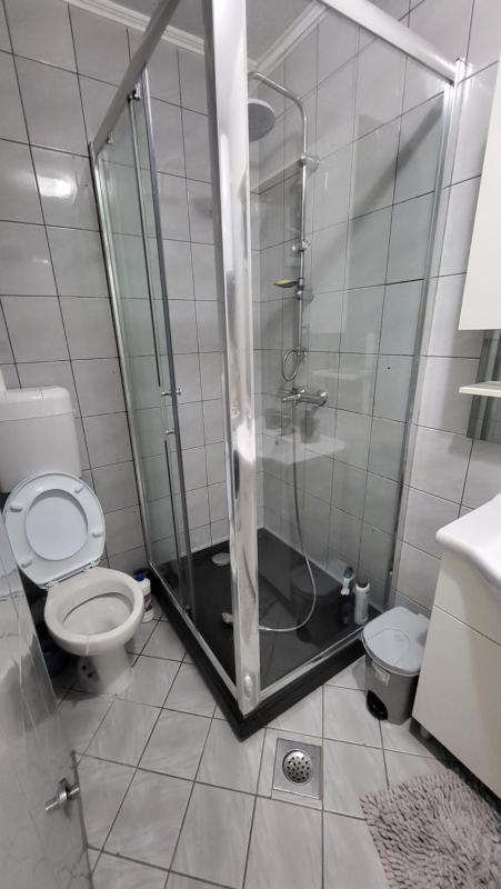 One-Bedroom Apartment image 4