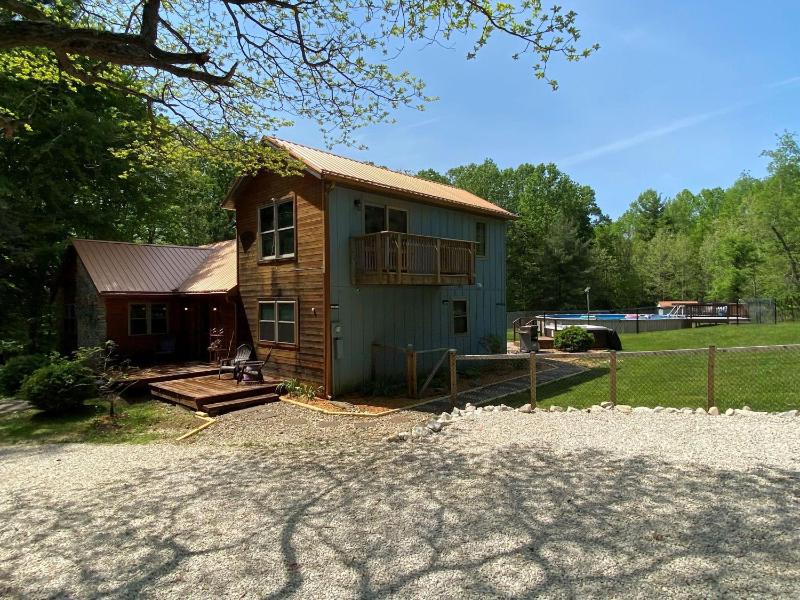 Ten-Bedroom Holiday Home image 3
