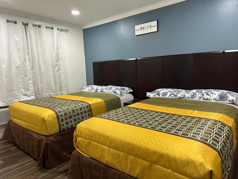 Deluxe Suite image 1