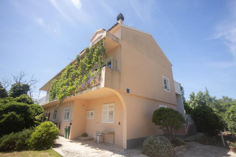 Apartments Near Hangar beach - image 1