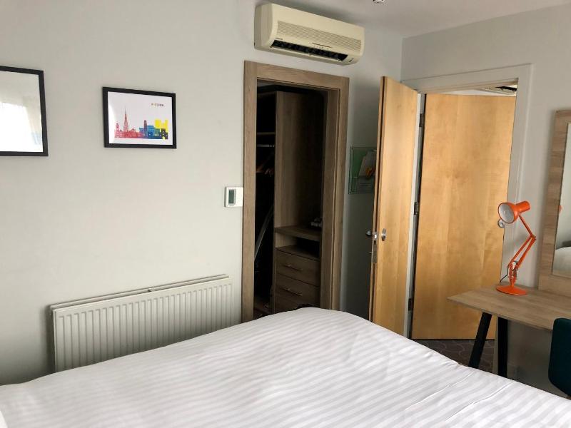 Standard Double Room image 4