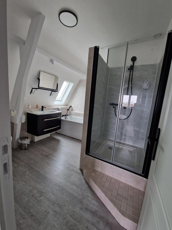 Queen Suite image 2