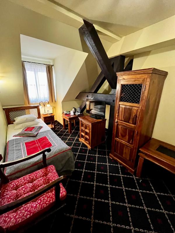 Standard Single Room image 3