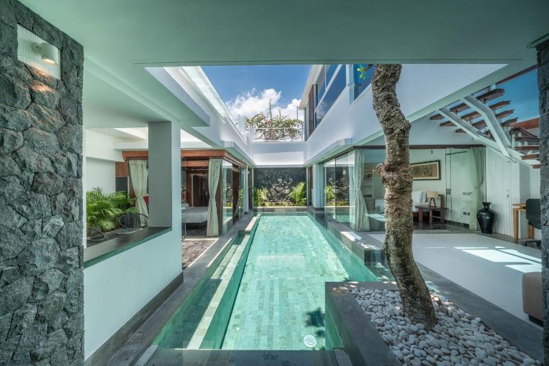Villa Tykhe - Modern Balinese 4BR Pool Villa in Central Seminyak - image 35