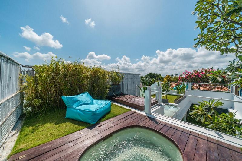 Villa Tykhe - Modern Balinese 4BR Pool Villa in Central Seminyak - image 49