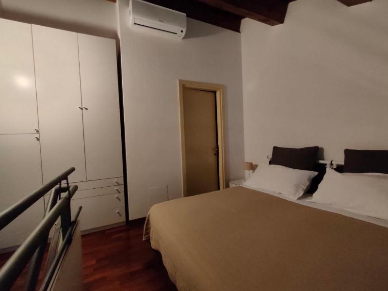 Double Room image 3