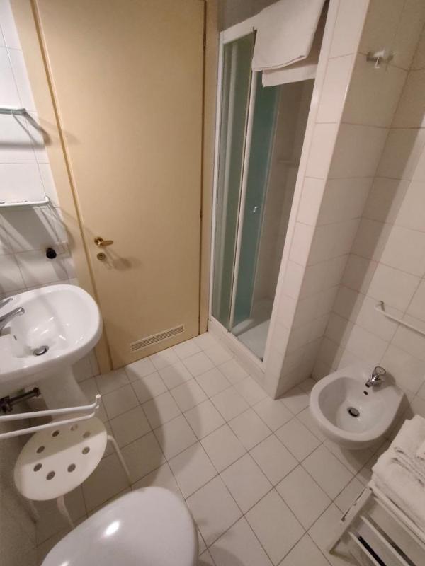 Double Room image 2