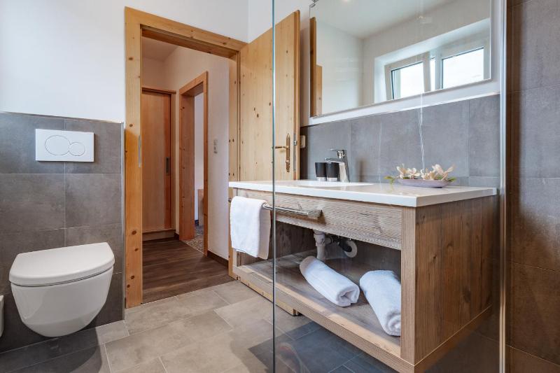 Apartment with Mountain View image 3