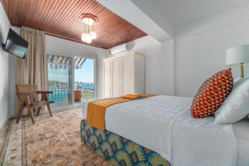 Megaron Skiathos Boutique Residence - image 1