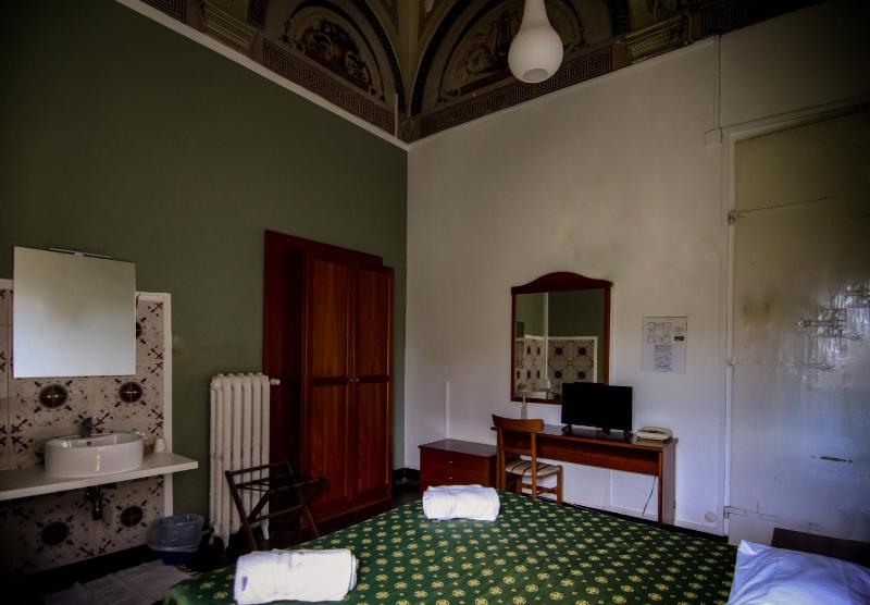 Double or Twin Room with Private External Bathroom image 1