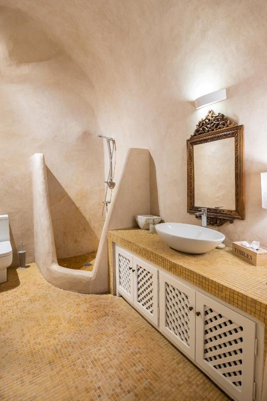 Deluxe Villa with Private Outdoor Hot Tub image 2