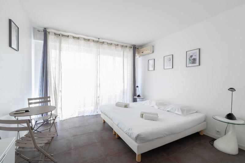 City view Studio with Terrace 11 image 1